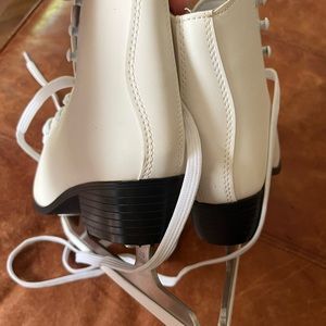 American brand ice skates